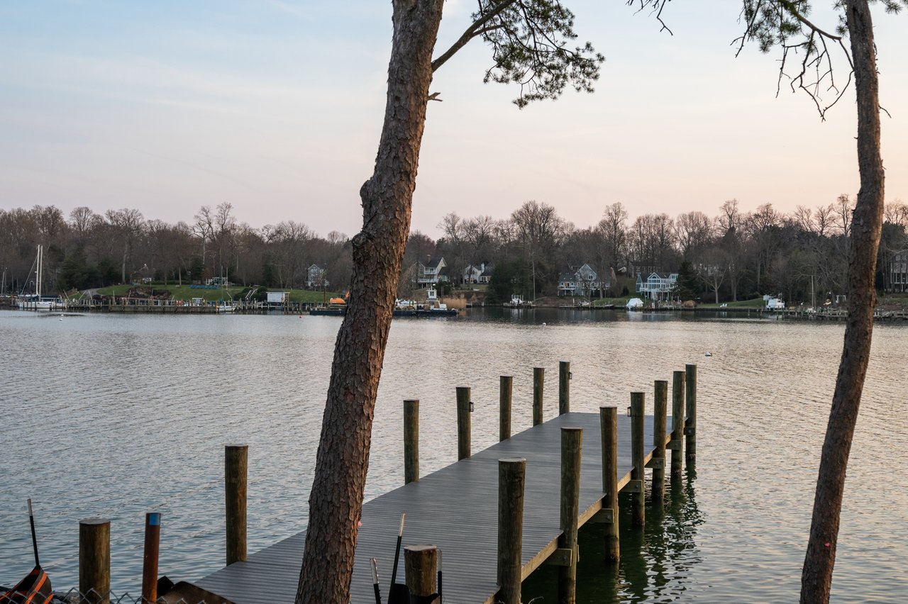 ANNAPOLIS WATERFRONT HOME | LAKE OGELTON WATERFRONT WITH CHESAPEAKE BAY ACCESS