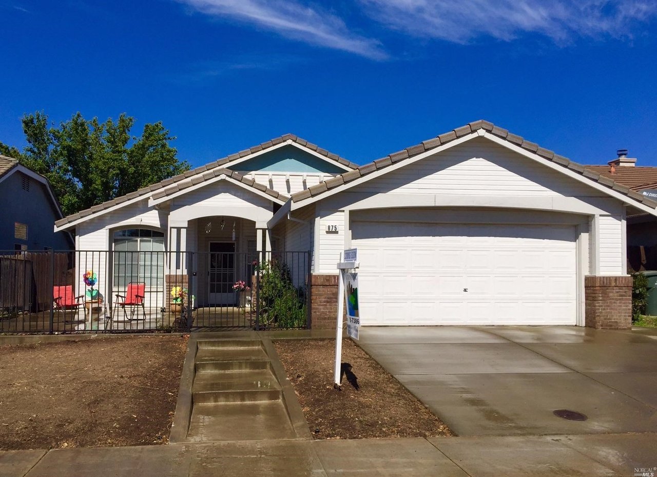 875 Green Dr