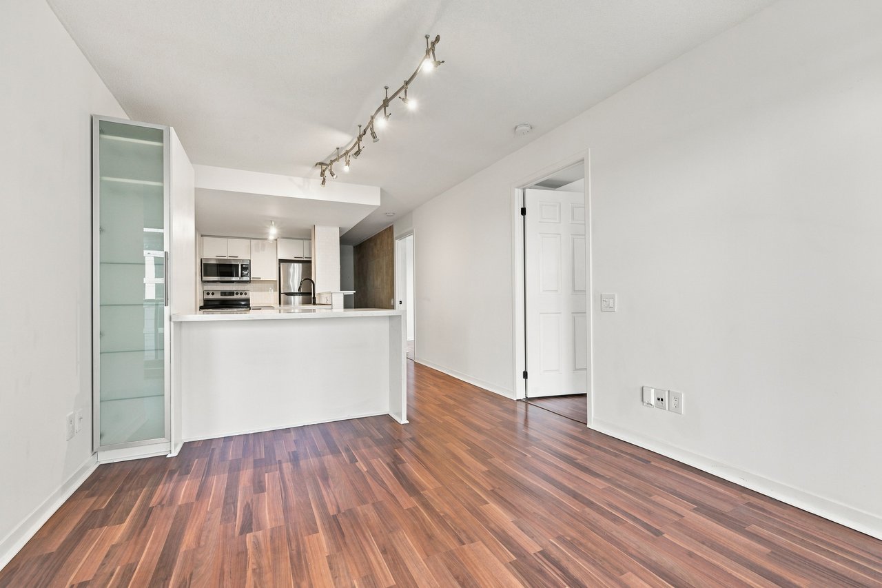 Immaculate 2 Bedroom Corner Unit