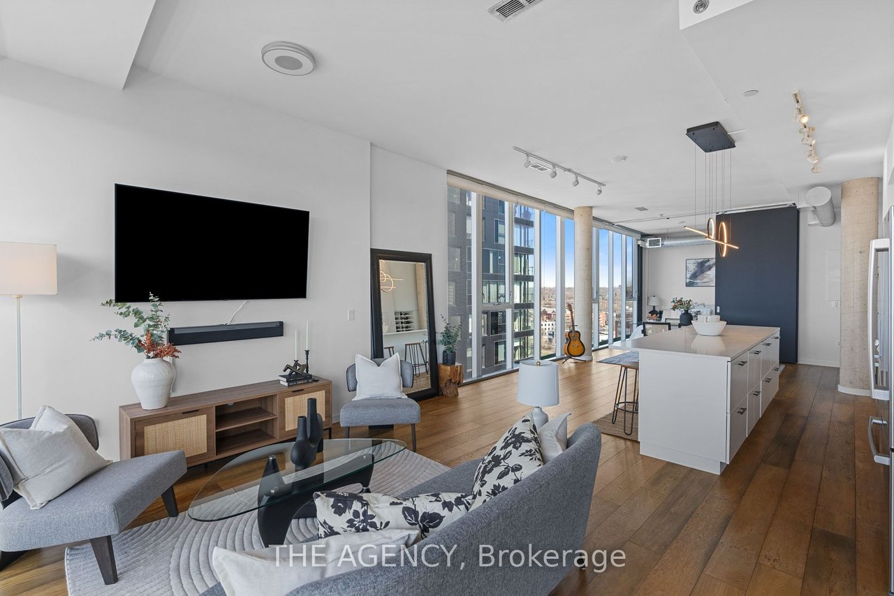 PENTHOUSE LIVING IN CORKTOWN