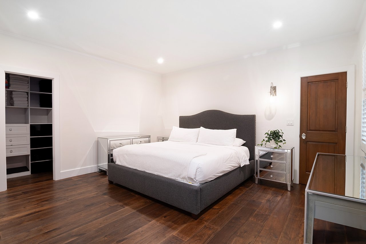 Sanctuary Paradise, N Citrus Ave, 90036