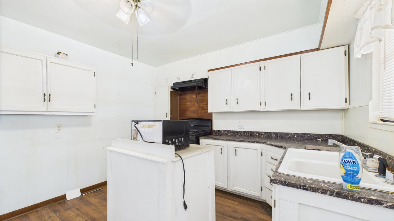 1017 W 5th