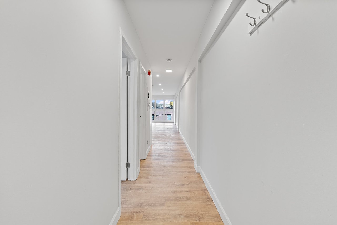 1328 Gerrard Street E 302