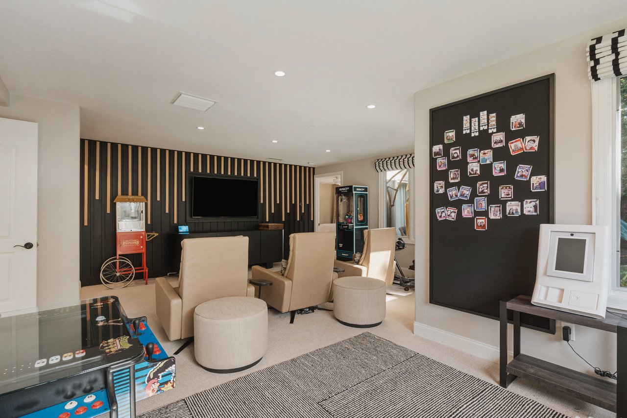 18162 Stratford Circle