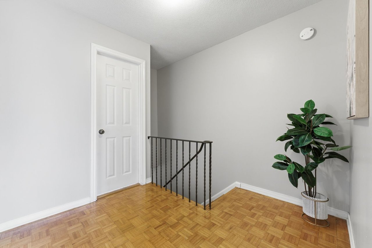1616 Haig Blvd 5