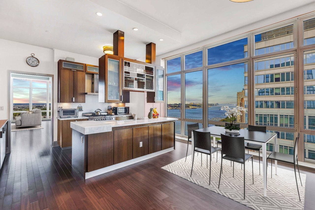 60 Riverside Boulevard, #PH-3901