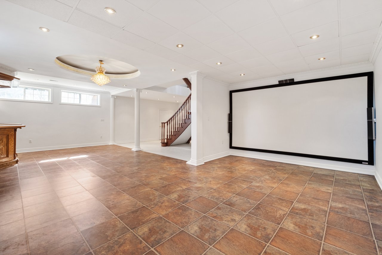 19 Logan Crt 