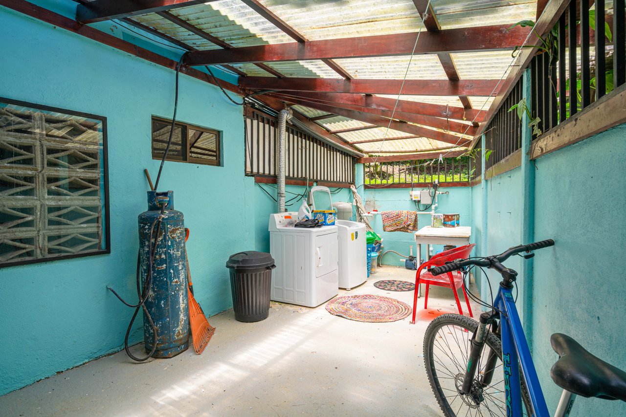 0.15 ACRES – 2 Bedroom Artistic River Home In The Rainforest!!!