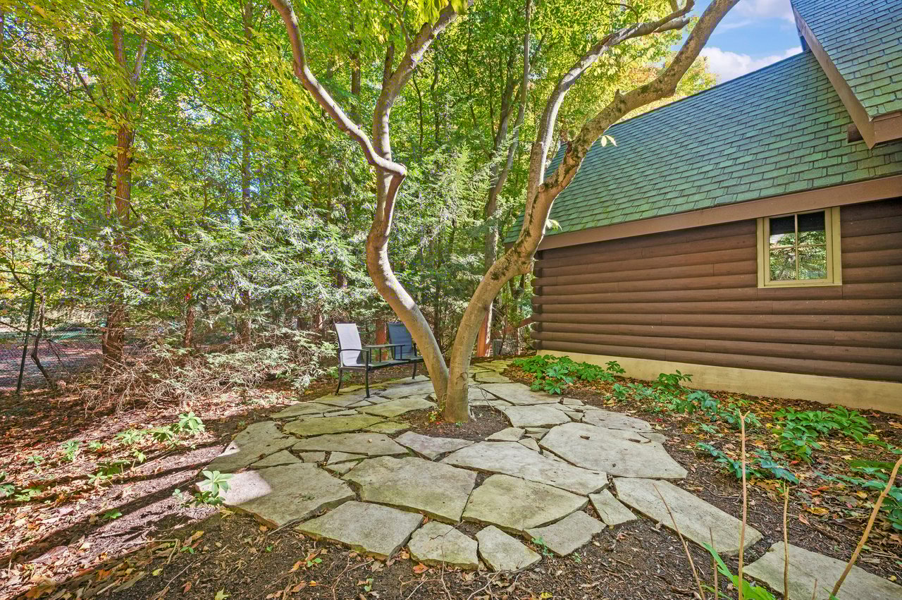 14657 Lakeshore Road