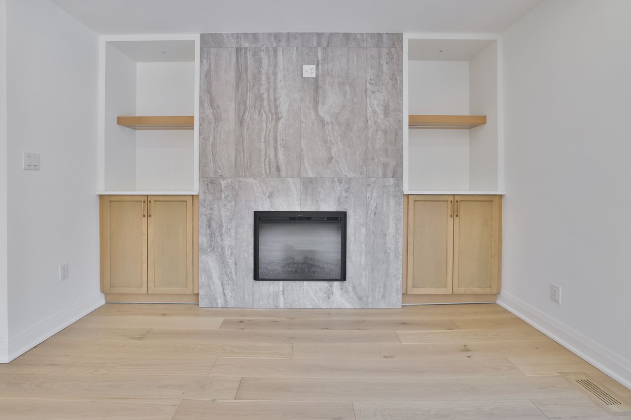 63 Tradewind Drive, Oakville