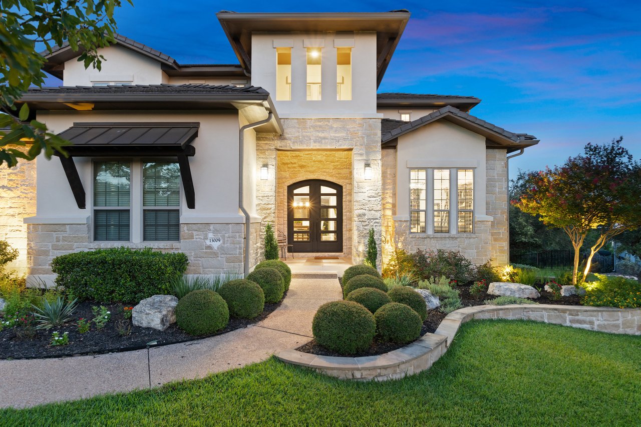 Modern Transitional Luxury Home in Gated Bluffs of Steiner Ranch | Lake Austin Access + Hill Country Views | $1.9MM
