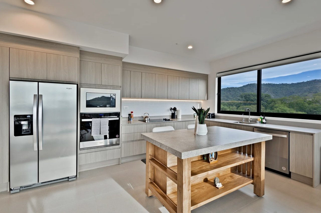 Luxury Ocean View Condo
