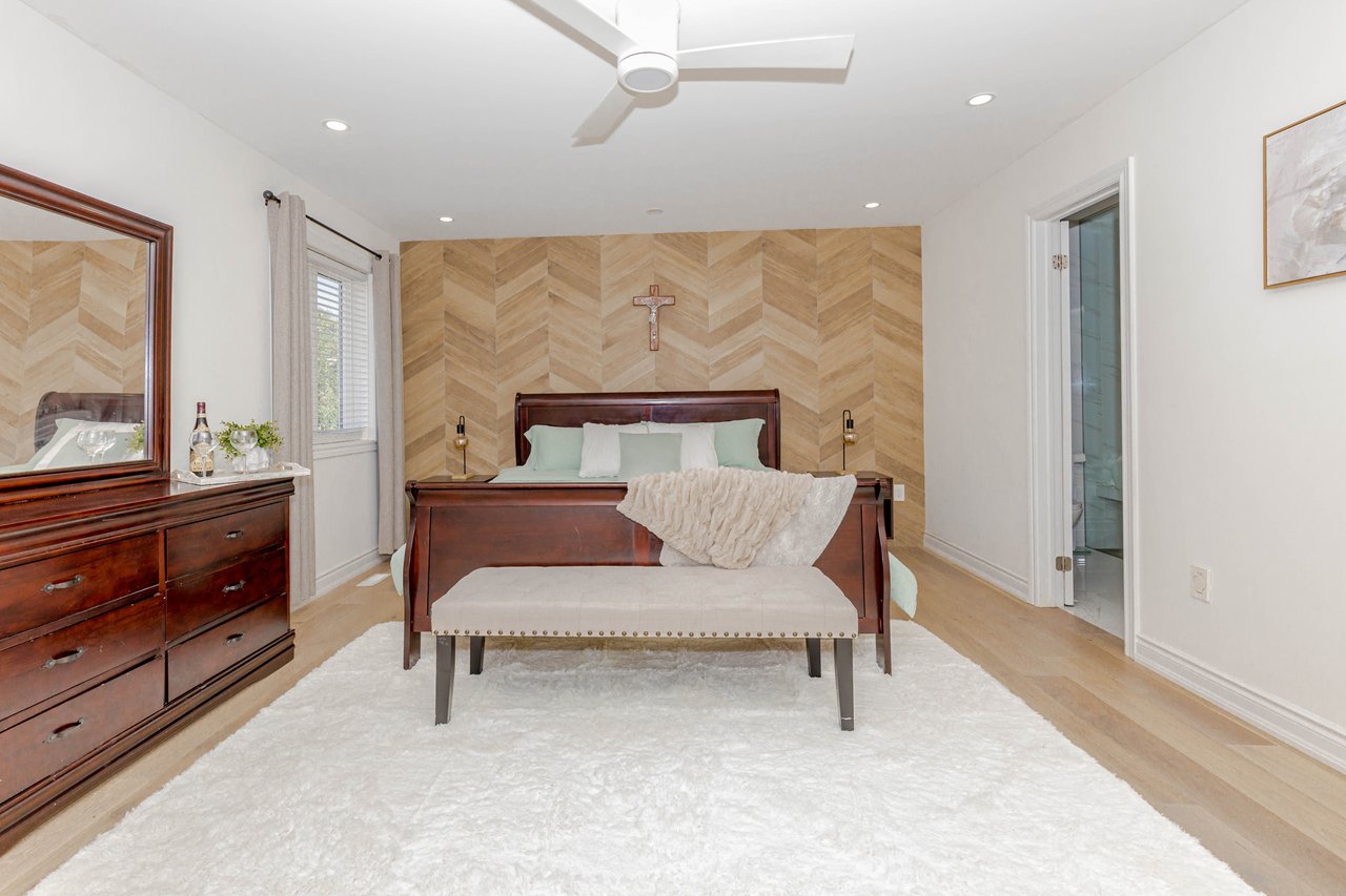 7108 Gablehurst Crescent