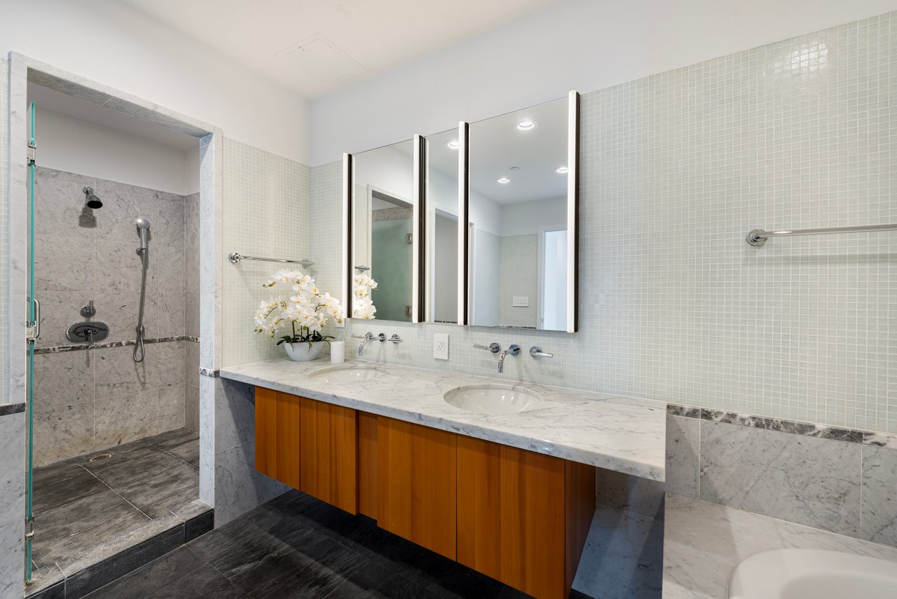 Aqua Gorlin Residence 703