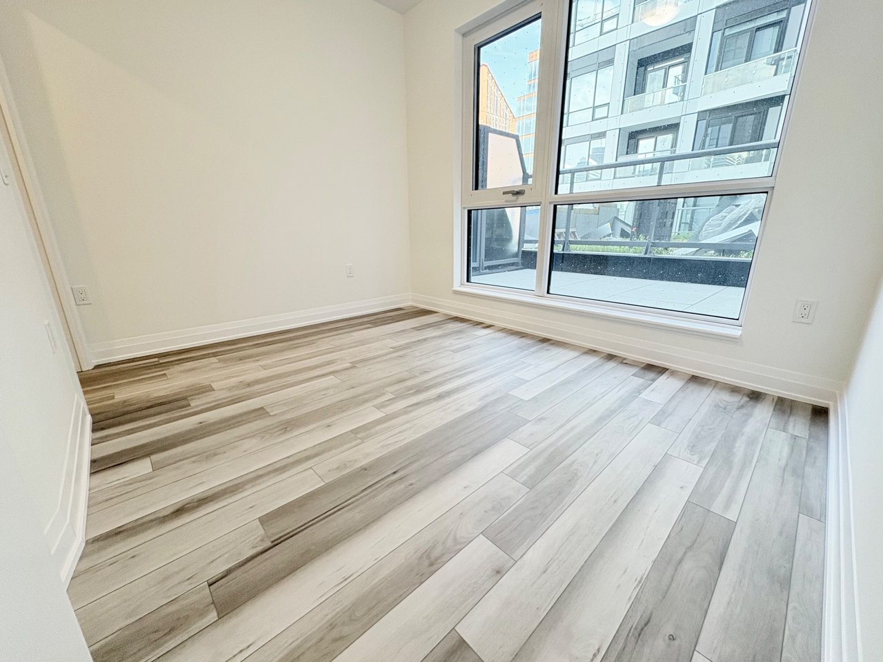 15 Richardson Street, Toronto Unit: 308