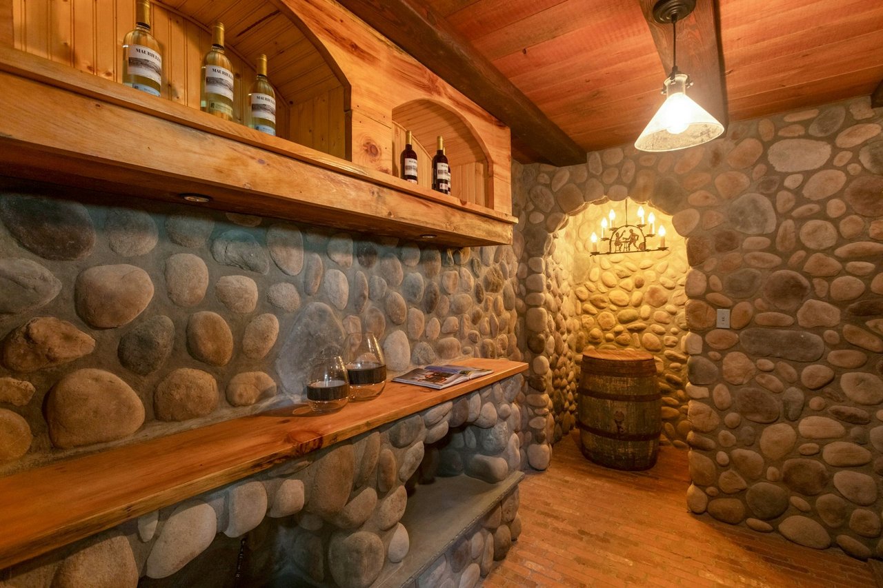 Burt's Lodge