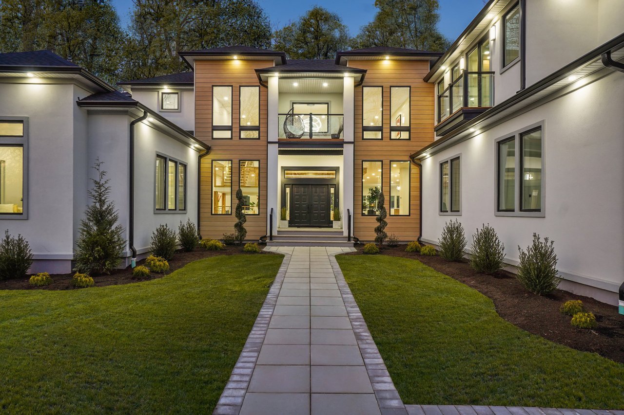 19 Highlander Dr