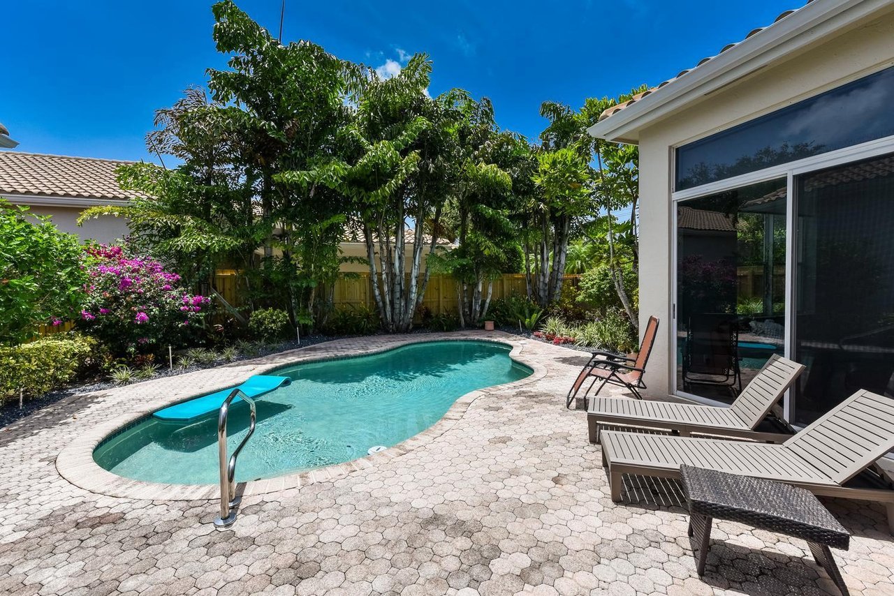 6685 NW 24th Ter
