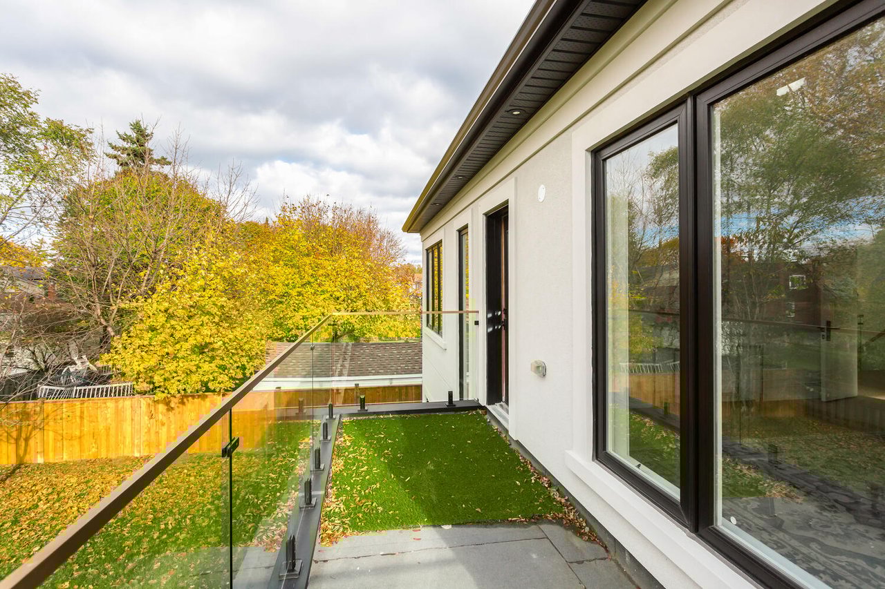 365 Jumna Ave, Mineola East