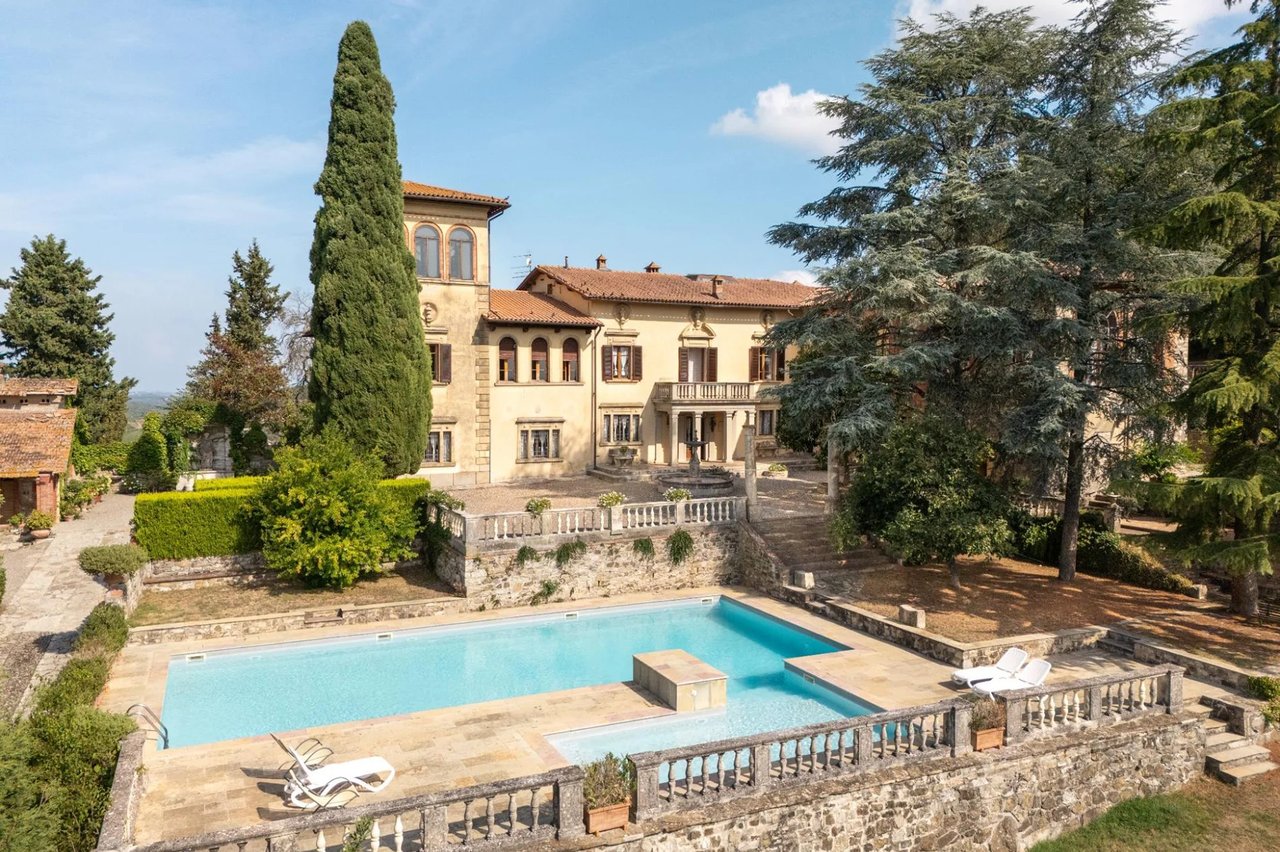 Le Capraie Mansion: A Timeless Tuscan Estate in Chianti Classico
