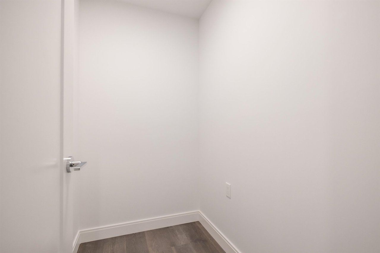 4932 Cambie St, #204