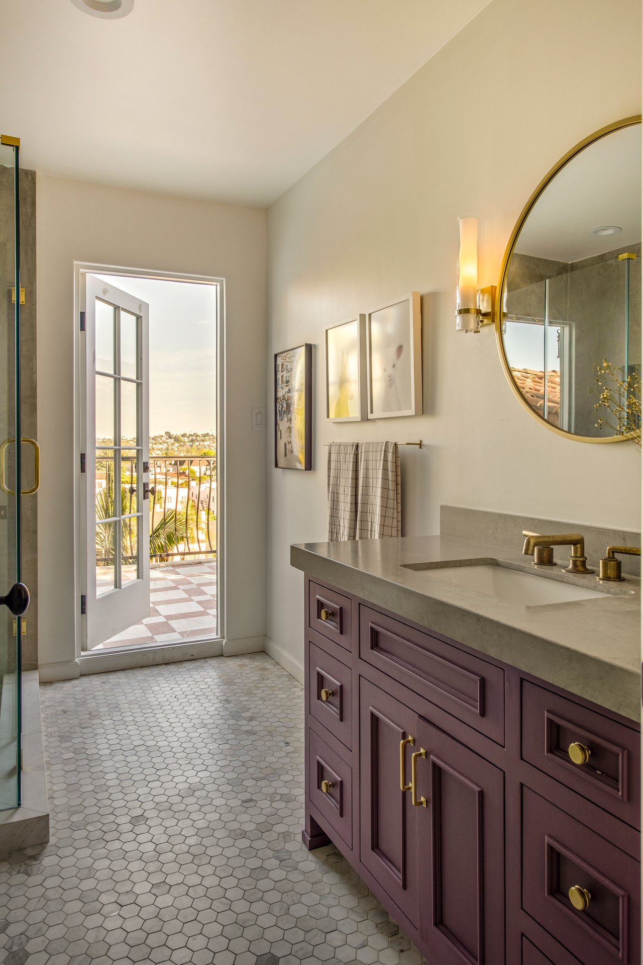 1982 N Normandie Ave