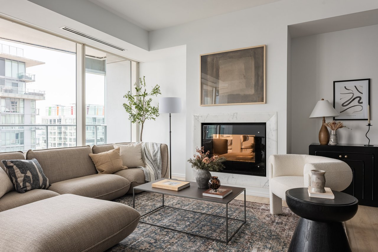 Suite 3203- 180 University Avenue