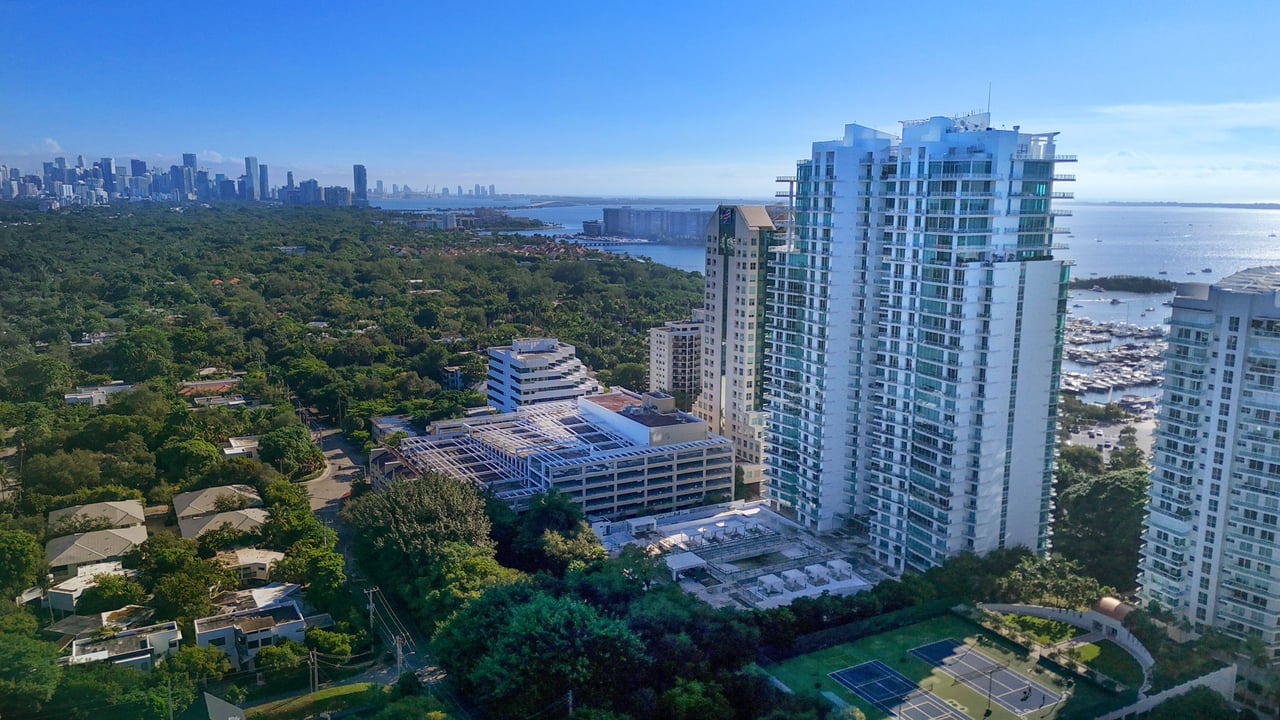 2627 S Bayshore Dr # 507