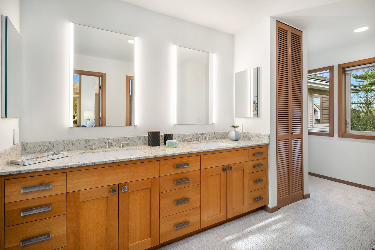 10245 Marine View Drive SW