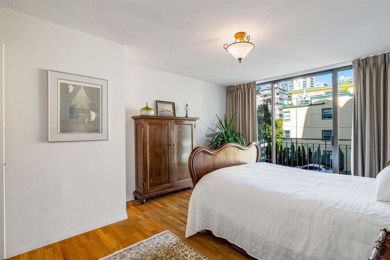 1575 Beach Ave, #303