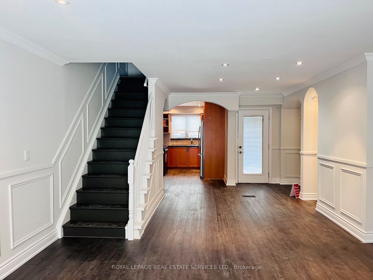 1035 Elizabeth Pl