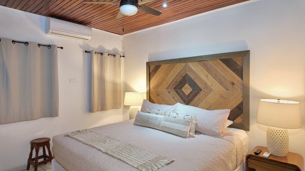 Flamingo Marina Cove 405 - Turnkey Beachfront Condo