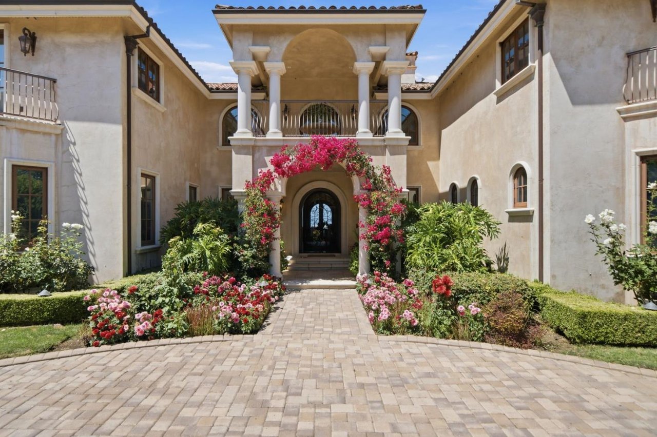 10285 Magdalena Rd