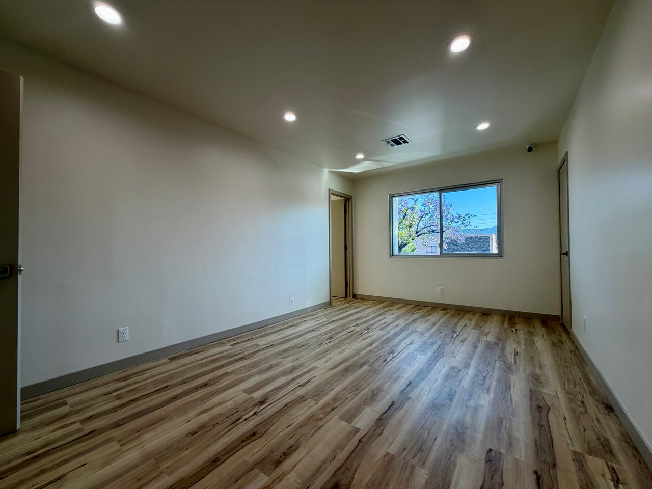1519-1521 W. Glenoaks