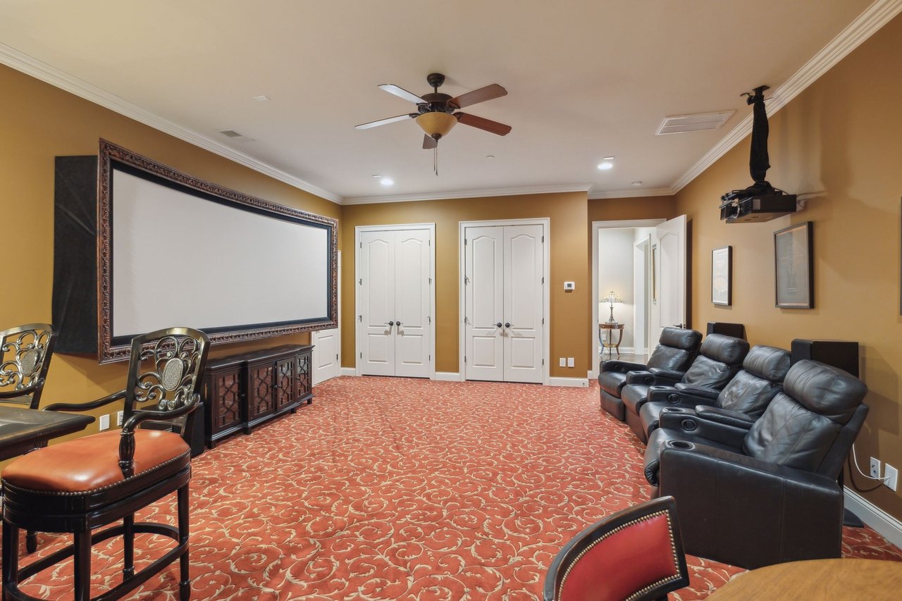 1025 Falling Leaf Cir