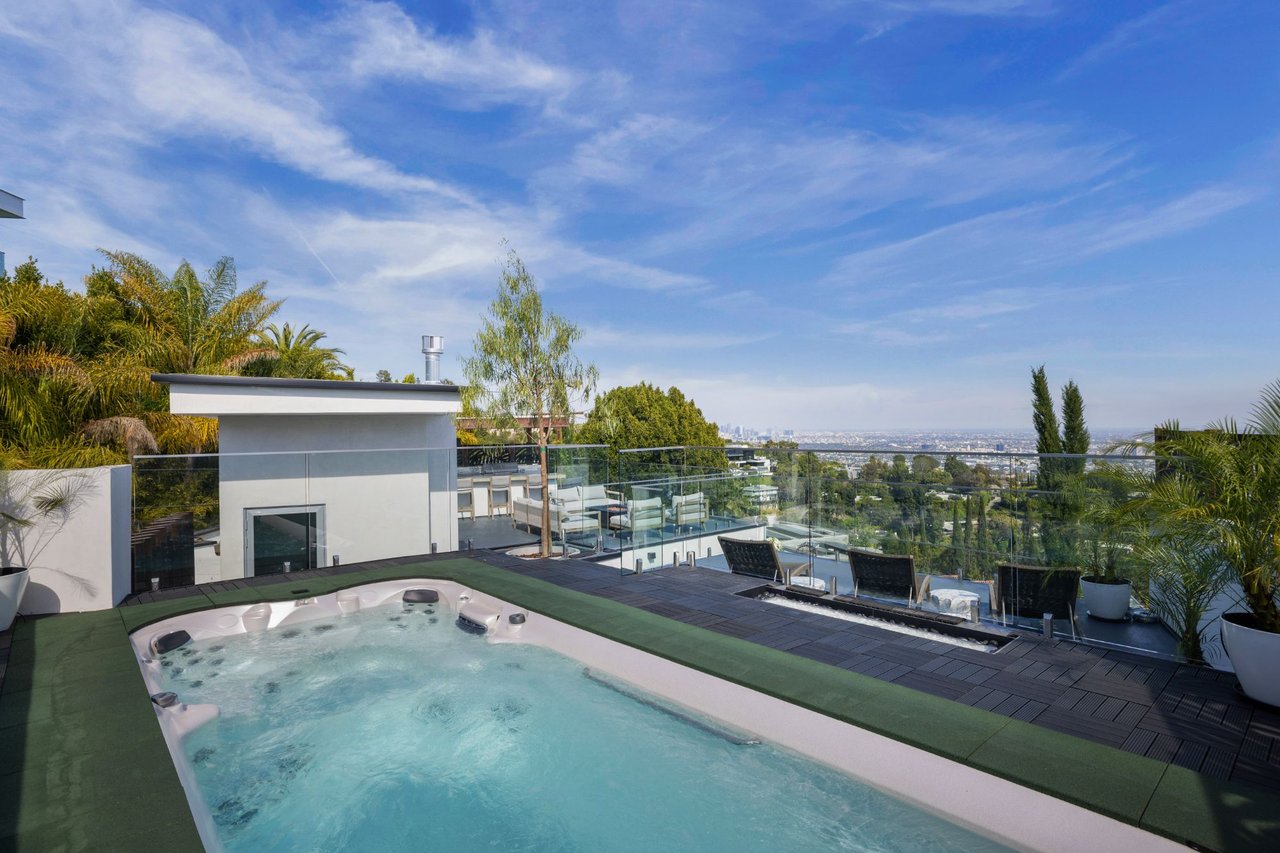 9270 Kinglet Dr, Hollywood Hills