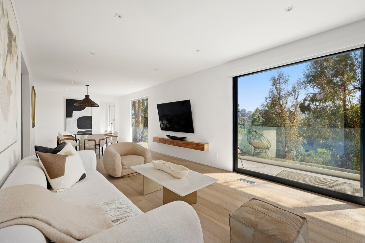 8583 Skyline Drive