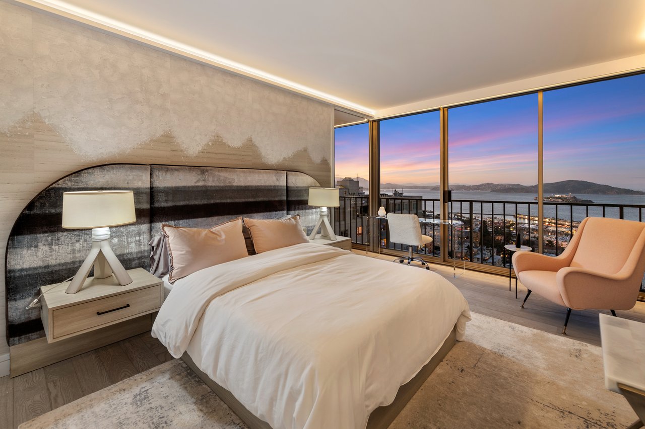 Seize The Bay… at 999 Green