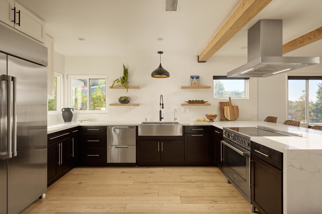 3964 Fredonia Dr, Sunset Strip