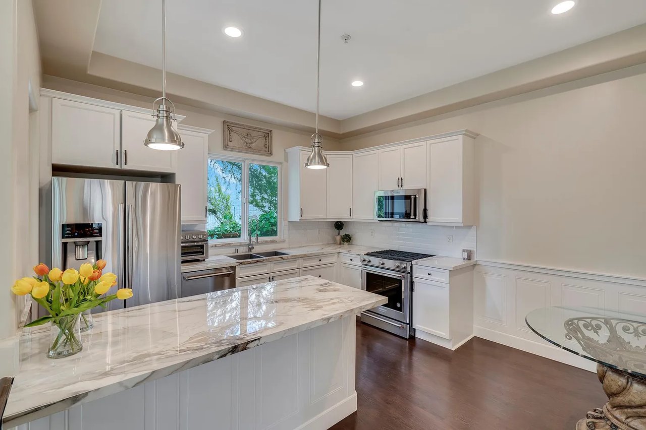 4125 W Hood Ave #104