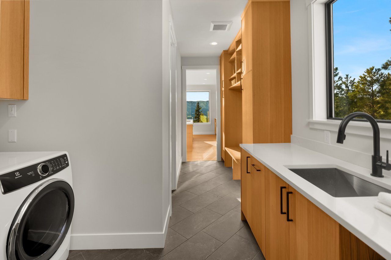 2241 Forest Ridge Drive