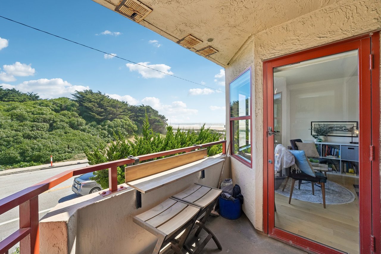 875 La Playa St