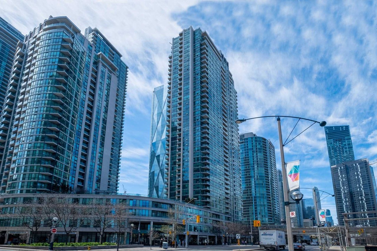 16 Yonge St, Ste 2111