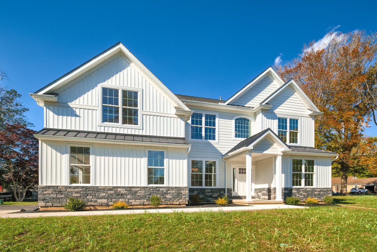 The Estates at Bristol Pond