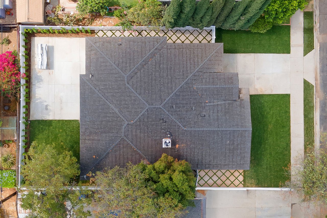 17510 Miranda St, Encino