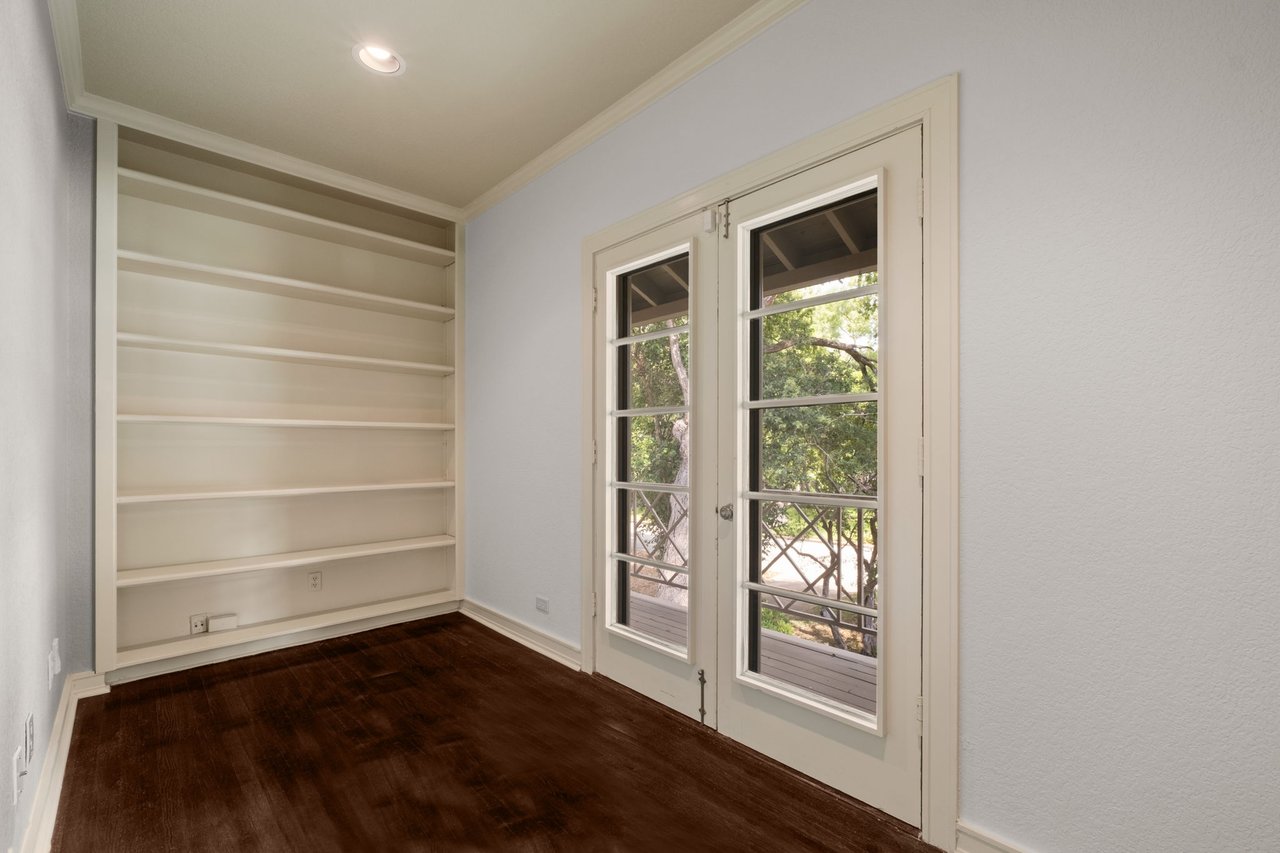 Luxury Property in Olmos Park