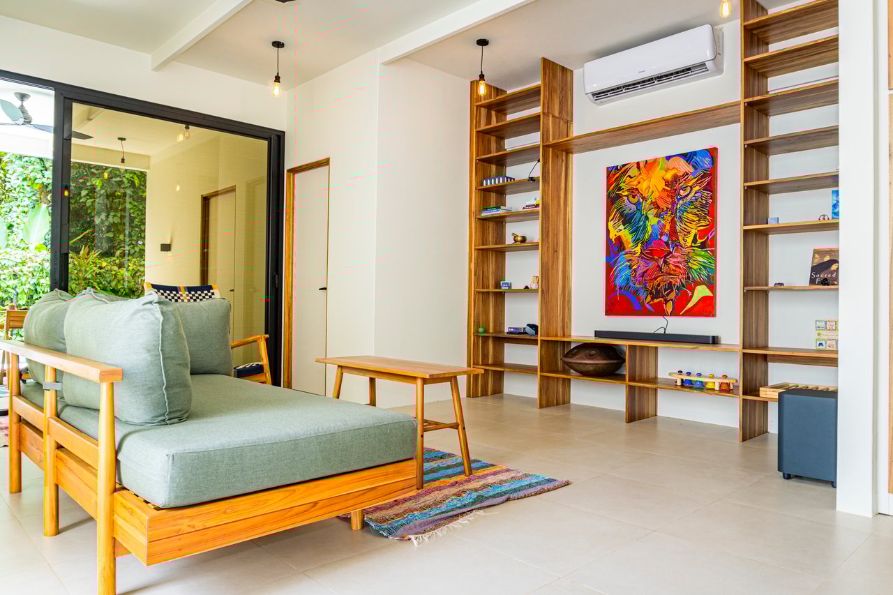 Modern Elegance Meets Tropical Lifestyle in Uvita