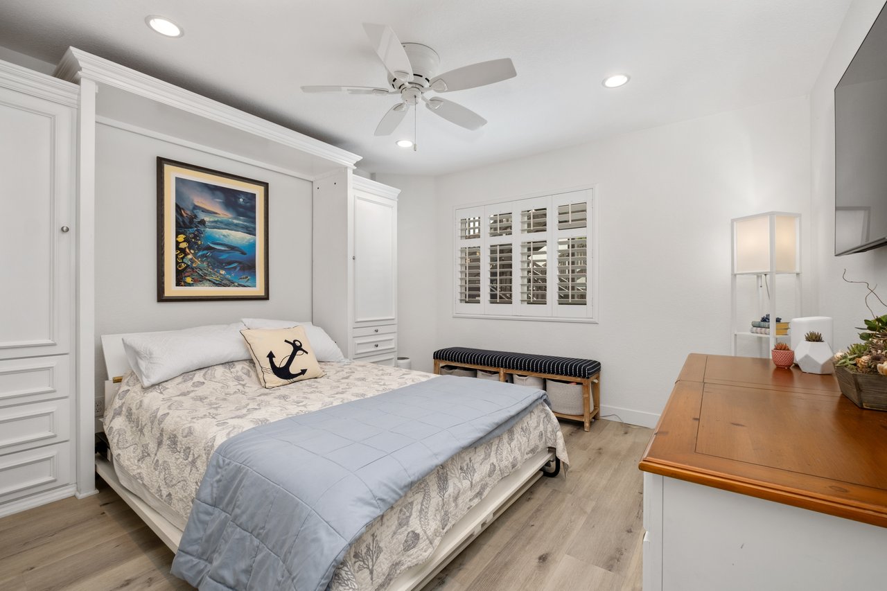 10 Corniche Drive D