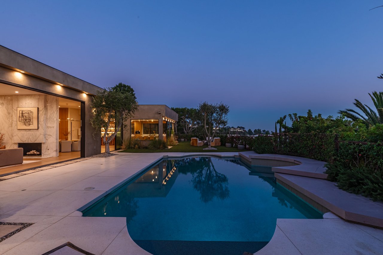 1705 Carla Ridge, Beverly Hills