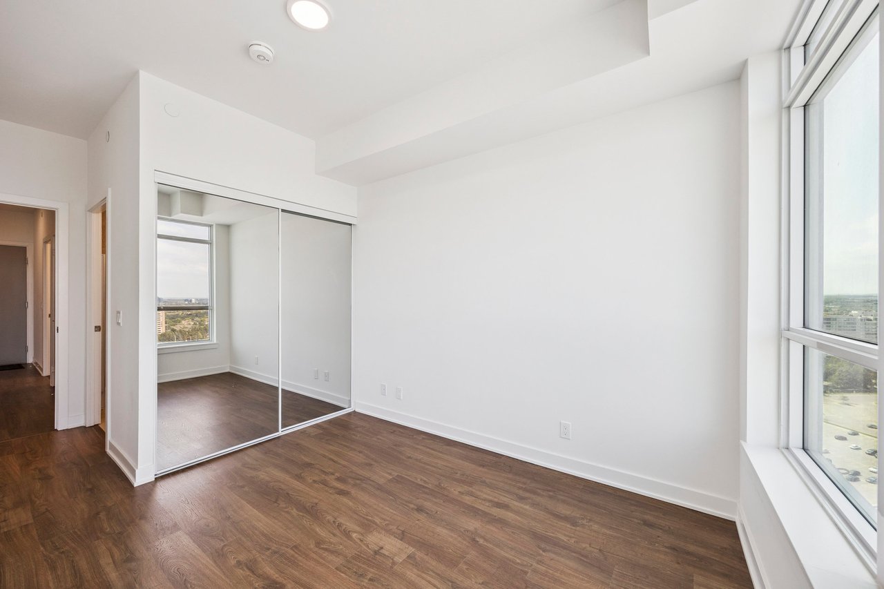 50 Upper Mall Way #2109